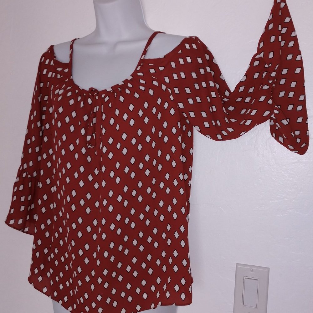 INC International Concepts Cold Shoulder Blouse Brick Red Geometric Size EUC